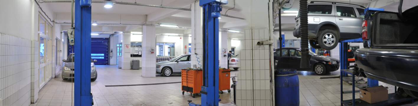 Panoromic image of a car service station