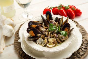 mussel and clam soup - vongole e cozze