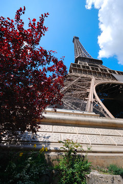 Eiffel tower's base