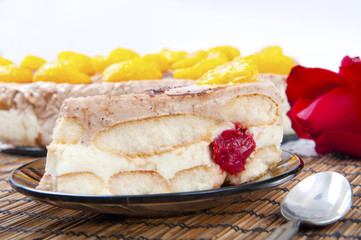 not baked cake with fruits