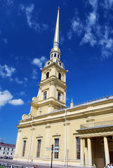 Fototapeta na wymiar Cathédrale Pierre-et-Paul de Saint Petersbourg