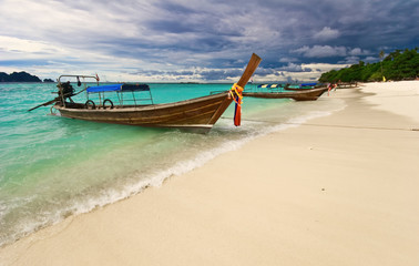 Obraz na płótnie Canvas Thai boat near the beach. Phi Phi island. Thailand