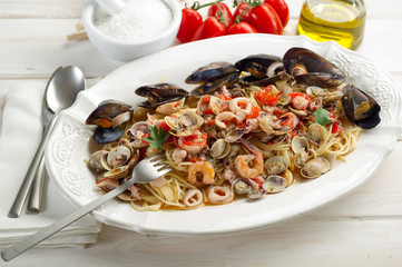 scoglio spaghetti - spaghetti allo scoglio