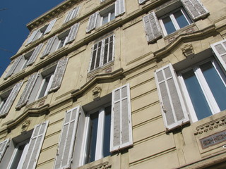 façade de caractere