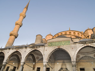 Fototapeta na wymiar Vista de la Mezquita Azul, la joya de Estambul, Turquía