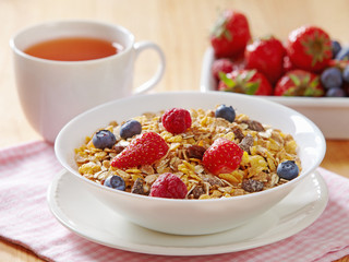 muesli with fresh berries