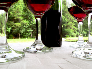 Red wine with 4 glasses