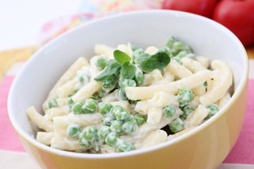 nudelsalat mit erbsen
