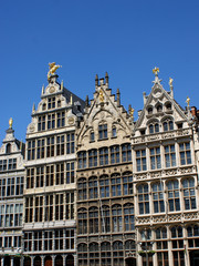 Fototapeta na wymiar Średniowieczna architektura iam Grote Markt w Antwerpii