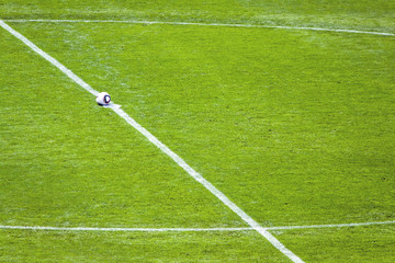 Anstoß, Mittelkreis, Mittellinie, Ball