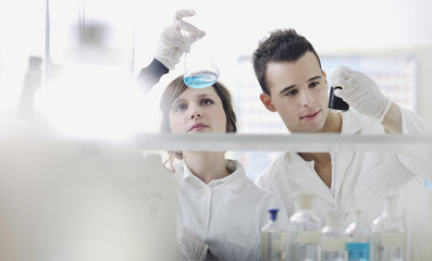 students couple in lab