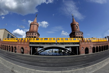 Fototapeta na wymiar Oberbaumbrücke, Totale, Fisheye