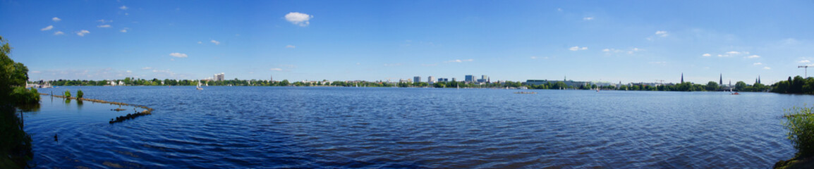 Fototapeta premium Panorama Außenalster mit Mundburgtower