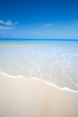Fototapeta na wymiar Beautiful beach with clear blue sky and beautiful blue sea