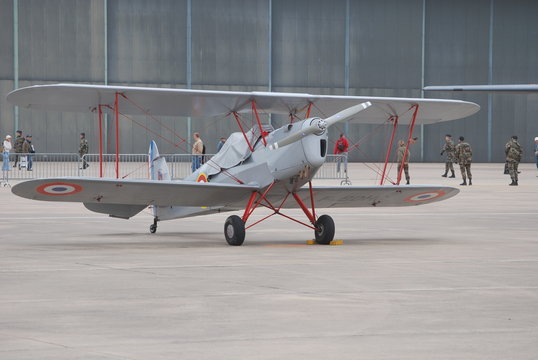 avion biplan