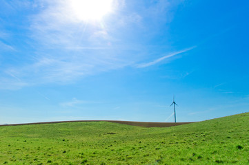 Fototapeta na wymiar Windenergie und Sonne