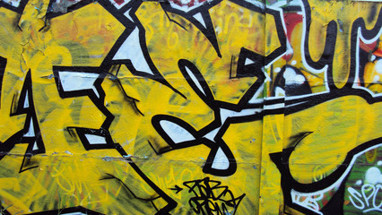 graffiti jaune