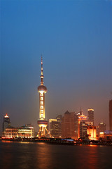 Fototapeta na wymiar view of the Shanghai Oriental Pearl in the evening