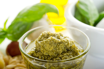 pesto sauce - salsa al pesto