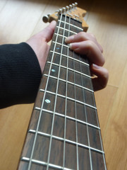 Jouer guitare