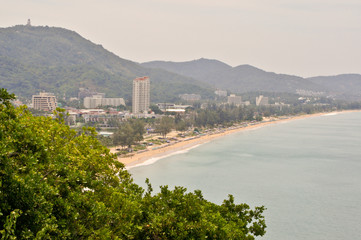 Fototapeta na wymiar Karon Beach Phuket Kata Beach malownicze górskie widoki
