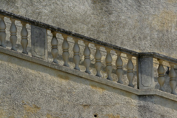 ringhiera pietra colonnine scala architettura balaustra