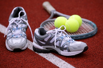 Sports shoes for tennis