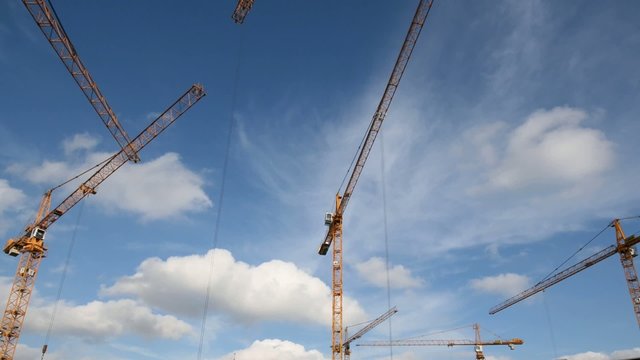 Zeitraffer Baustelle Kran