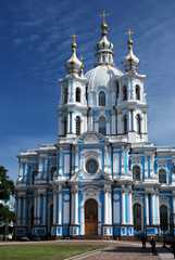 Fototapeta na wymiar Cathédrale Smolny à Saint Petersbourg