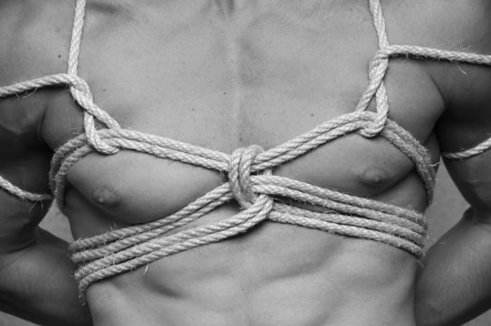Model with ropes