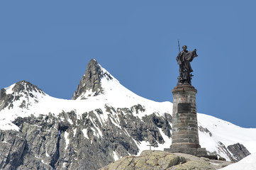 Statue of St Bernard