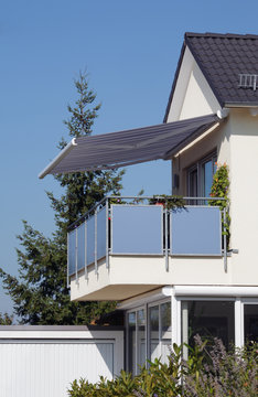 Markise an Balkon