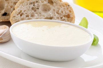 Alioli mit Brot