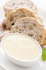 Alioli mit Brot