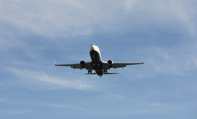 Airliner Makes its Landing Approach