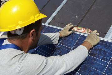 poseur panneaux photovoltaique