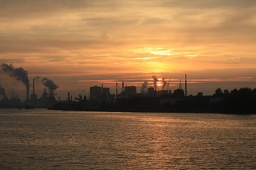 Obraz premium Industrial sunset