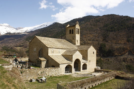 Iglesia de Linas de Broto