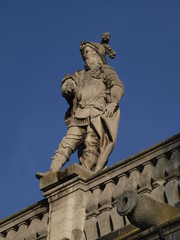 Estatua en la Universidad de Valladolid