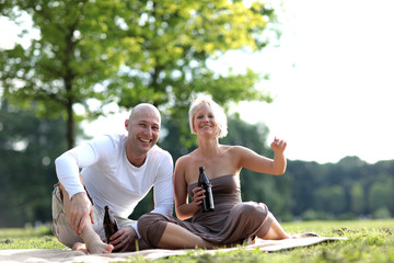 glückliches Paar im Park