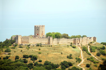 Obraz premium Greece - Byzantine stone fortress at North of country
