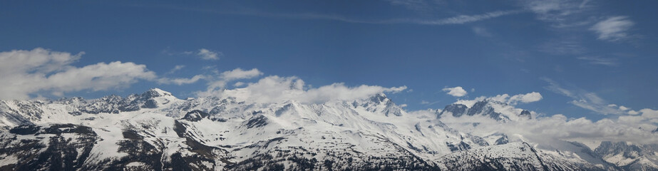 Obraz premium Massif du Mont-Blanc depuis Emosson au printemps