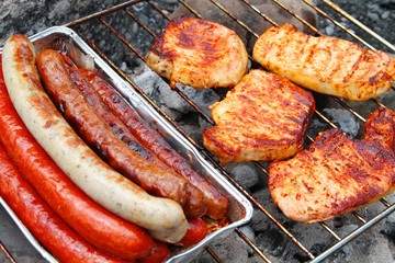 Würstchen zum Steak