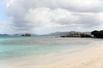 Fototapeta na wymiar Strand von Tutu Bay auf St. Thomas