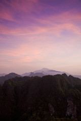 gebirgslandschaft bei krabi, thailand