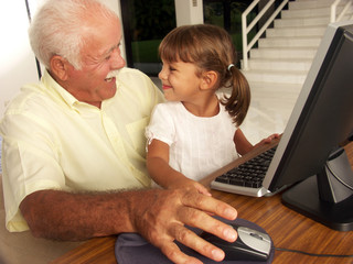 Aprendiendo a usar la computadora.