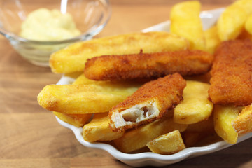 Fischstäbchen und Fritten