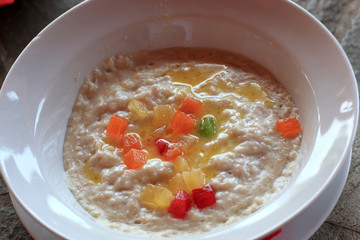 Porridge with candied fruits