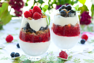 raspberry and blueberry parfait