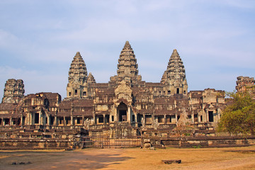 Naklejka premium Ancient Angkor Wat